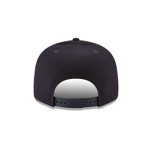 https://cdn.shopify.com/s/files/1/0601/2554/4675/products/11591005_11592422_9FIFTY_MLBBASICSNAP_SEAMAR_OTC_R.png?v=1677613012