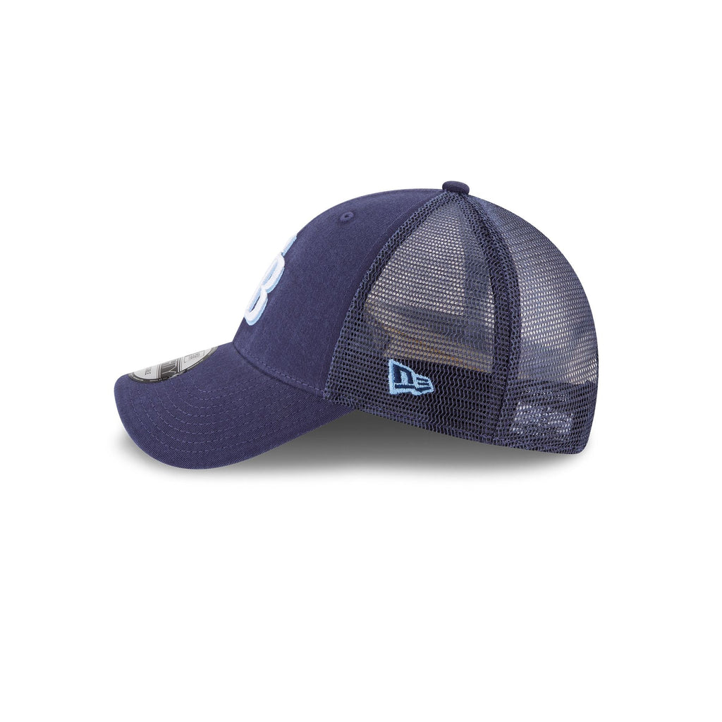 https://cdn.shopify.com/s/files/1/0601/2554/4675/files/11591190_9FORTY_MLBTRUCKER_TAMRAY_OTC_LSIDE.jpg?v=1707163385