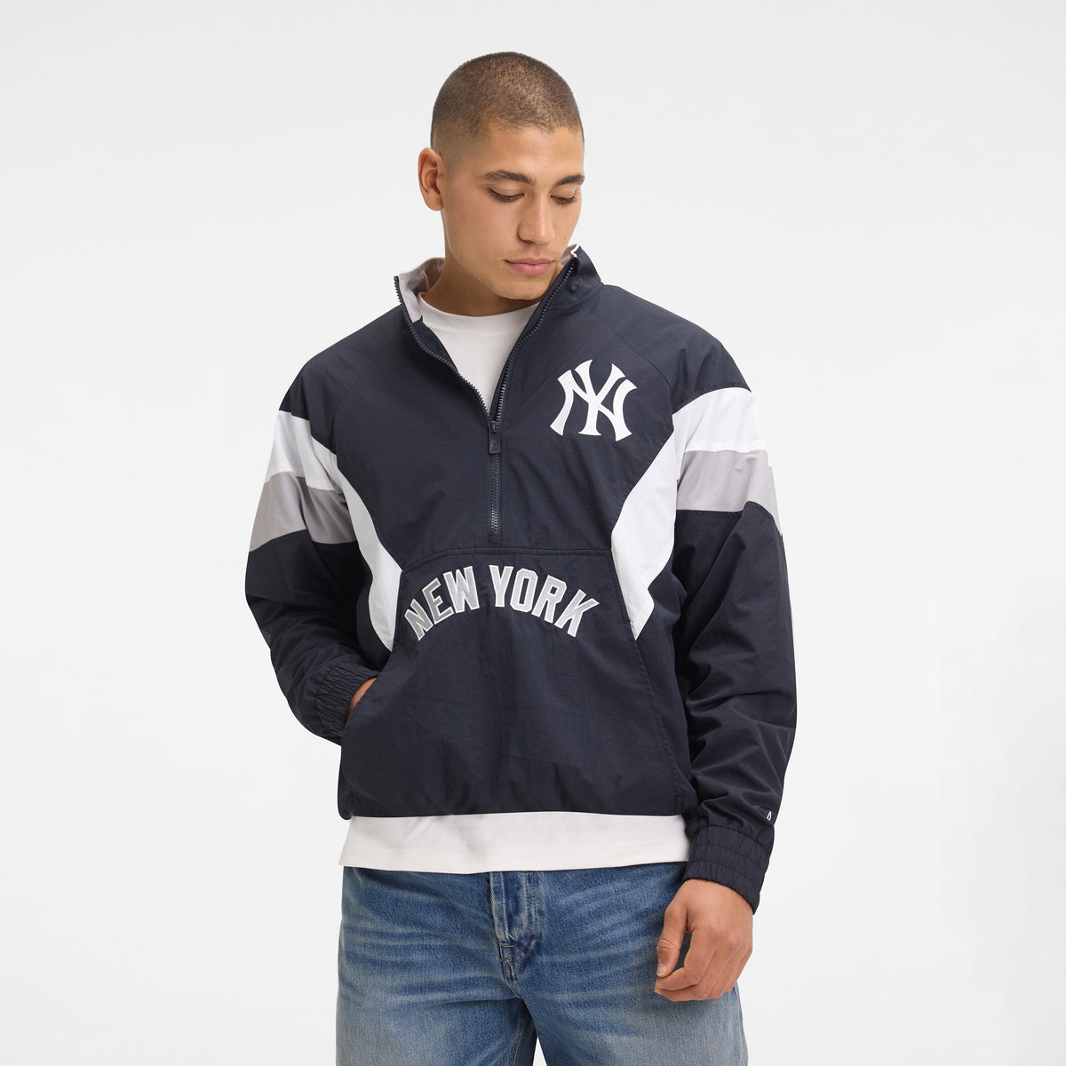 https://cdn.shopify.com/s/files/1/0601/2554/4675/files/1x1_-_Look_17_0394.jpg?v=1749153953