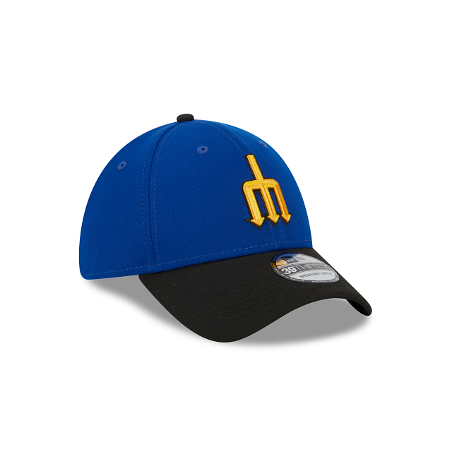 https://cdn.shopify.com/s/files/1/0601/2554/4675/products/60354471_39THIRTY_CITYCONNECTSEAMAR_SEAMAR_OTC_3QR.png?v=1681742519
