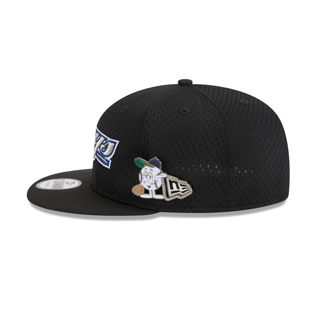 https://cdn.shopify.com/s/files/1/0601/2554/4675/files/60426610_9FIFTY_POST-UPPIN_TORJAYCO_BLK_LSIDE.jpg?v=1693420921