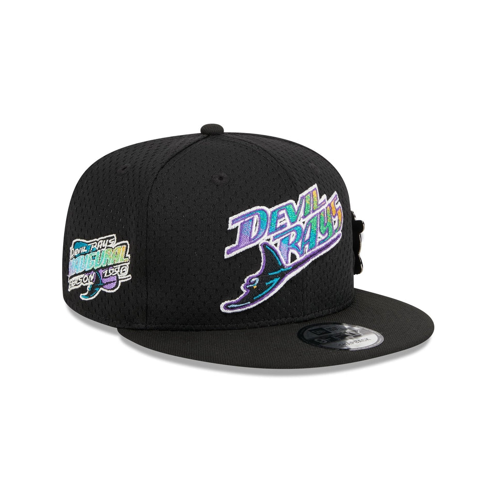 https://cdn.shopify.com/s/files/1/0601/2554/4675/files/60426611_9FIFTY_POST-UPPIN_TAMRAYCO_BLK_3QR.jpg?v=1693420915