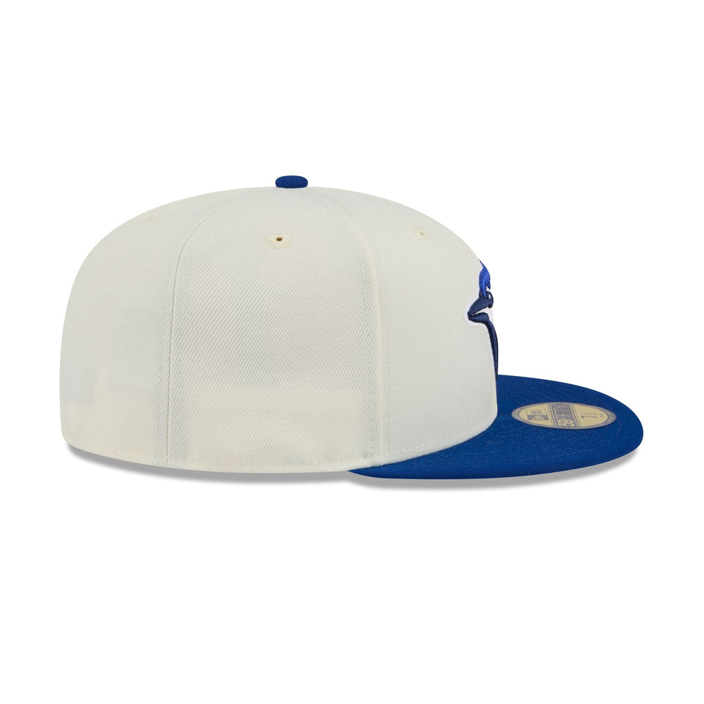 https://cdn.shopify.com/s/files/1/0601/2554/4675/files/60439185_59FIFTY_5950EGCHWOTCOTC_TORJAY_CHW_RSIDE.jpg?v=1713795181