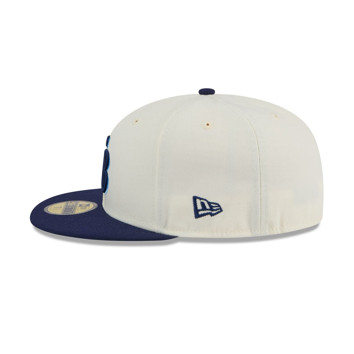 https://cdn.shopify.com/s/files/1/0601/2554/4675/files/60439191_59FIFTY_5950EGCHWOTCOTC_TAMRAY_CHW_LSIDE.jpg?v=1713795180
