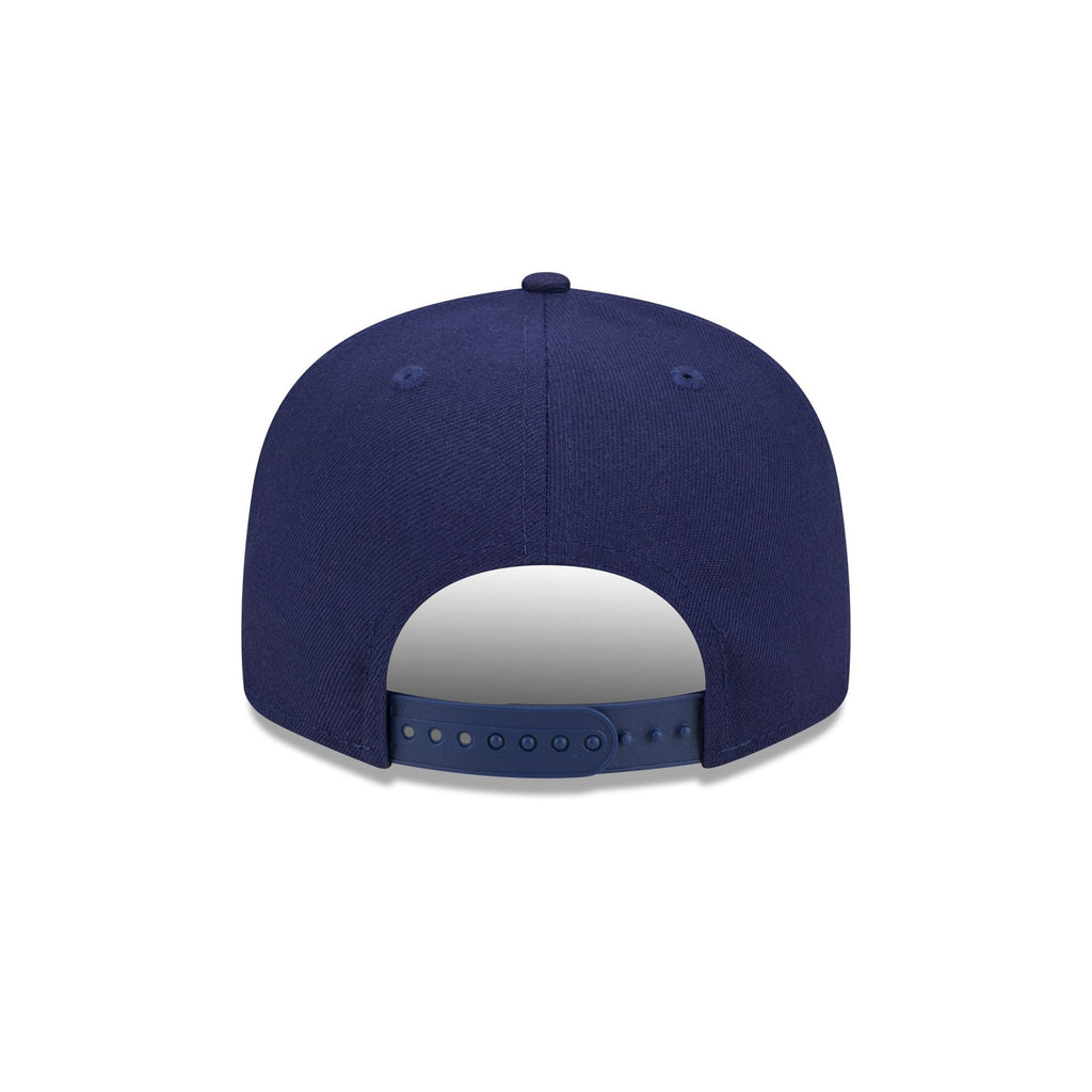 https://cdn.shopify.com/s/files/1/0601/2554/4675/files/60439964_9FIFTY_950EGSCRIPT_TAMRAY_OTC_R.jpg?v=1713795180
