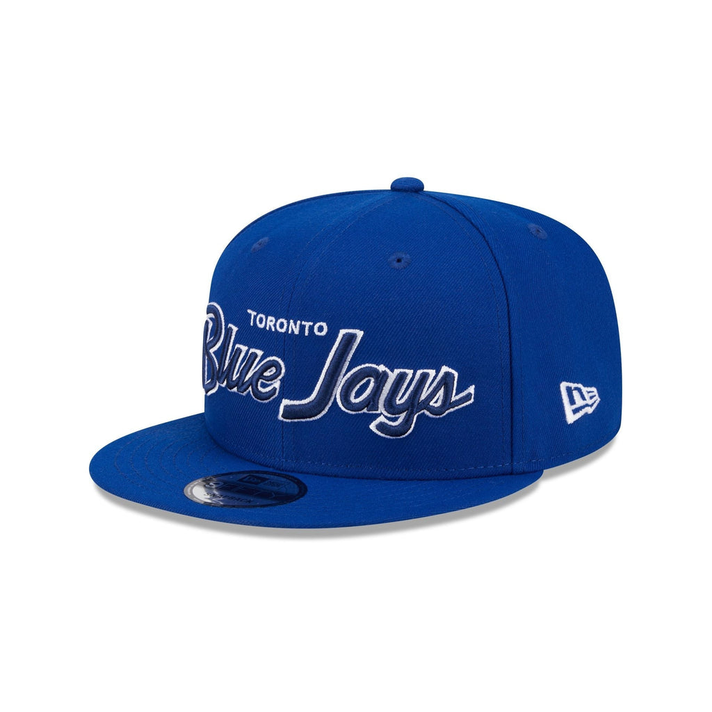 https://cdn.shopify.com/s/files/1/0601/2554/4675/files/60439966_9FIFTY_950EGSCRIPT_TORJAY_OTC_3QL.jpg?v=1713795182