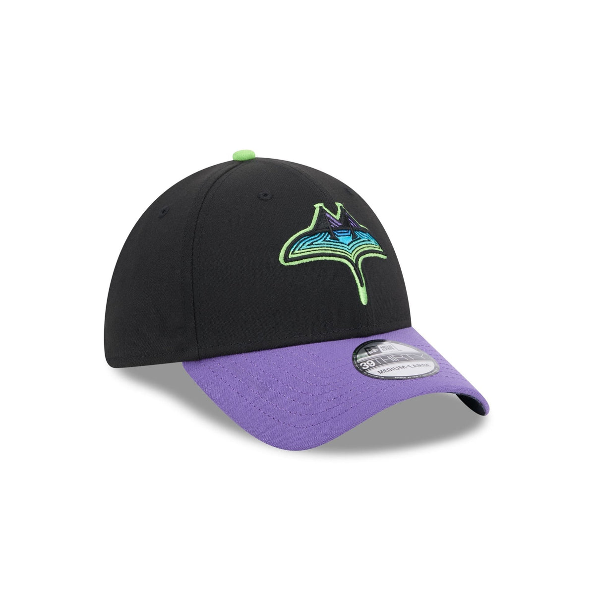 https://cdn.shopify.com/s/files/1/0601/2554/4675/files/60502973_39THIRTY_CITYCNCTTAMRAYOF_TAMRAYCC24_OTC_3QR.jpg?v=1714404554