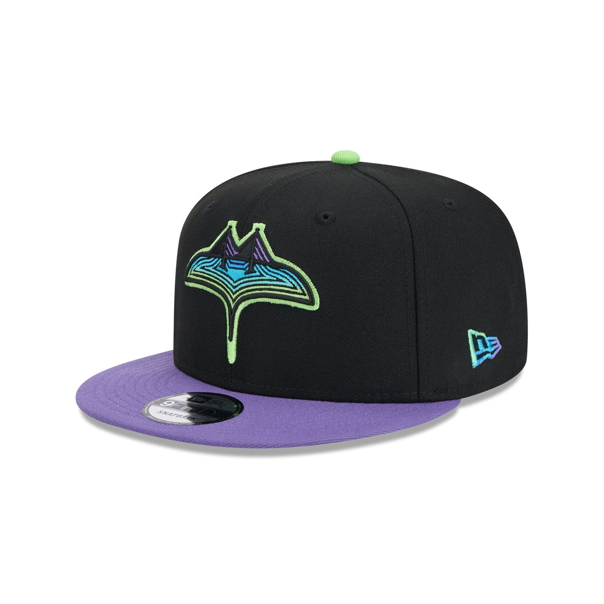 https://cdn.shopify.com/s/files/1/0601/2554/4675/files/60503121_60503098_9FIFTY_CITYCNCTTAMRAYOF_TAMRAYCC24_OTC_3QL.jpg?v=1714404554