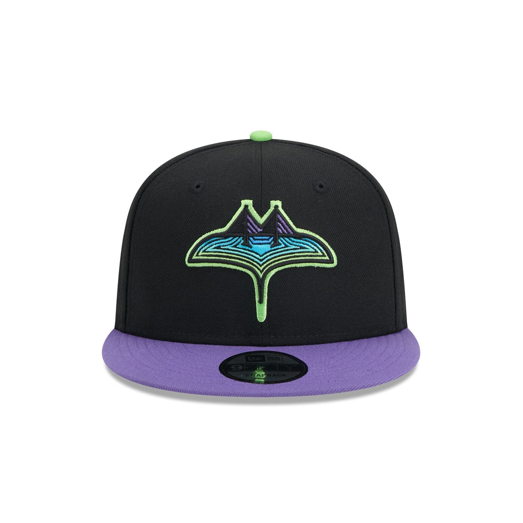 https://cdn.shopify.com/s/files/1/0601/2554/4675/files/60503121_60503098_9FIFTY_CITYCNCTTAMRAYOF_TAMRAYCC24_OTC_F.jpg?v=1714404554