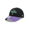 https://cdn.shopify.com/s/files/1/0601/2554/4675/files/60503235_60503206_9TWENTY_CITYCNCTTAMRAYOF_TAMRAYCC24_OTC_3QL.jpg?v=1714404553