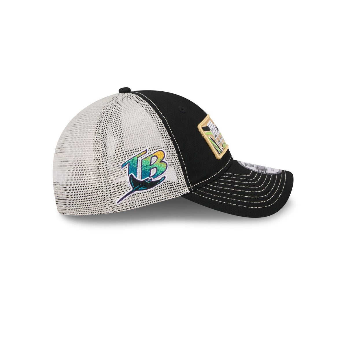 https://cdn.shopify.com/s/files/1/0601/2554/4675/files/60571730_9TWENTY_LifestyleEnergy_TAMRAYCO_OTC_RSIDE.jpg?v=1717372543