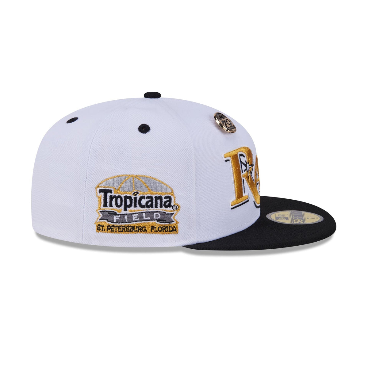 https://cdn.shopify.com/s/files/1/0601/2554/4675/files/60571959_59FIFTY_5950DAY595021824_TAMRAYCO_WHI_RSIDE.jpg?v=1715015651