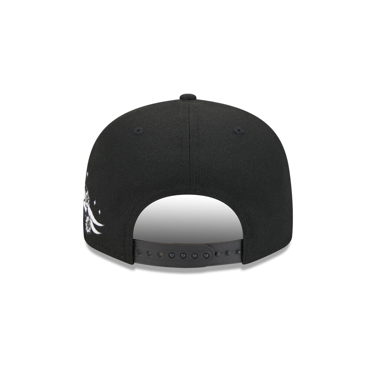 https://cdn.shopify.com/s/files/1/0601/2554/4675/files/60573290_9FIFTY_CITYART_TORJAY_BLK_R.jpg?v=1724420827