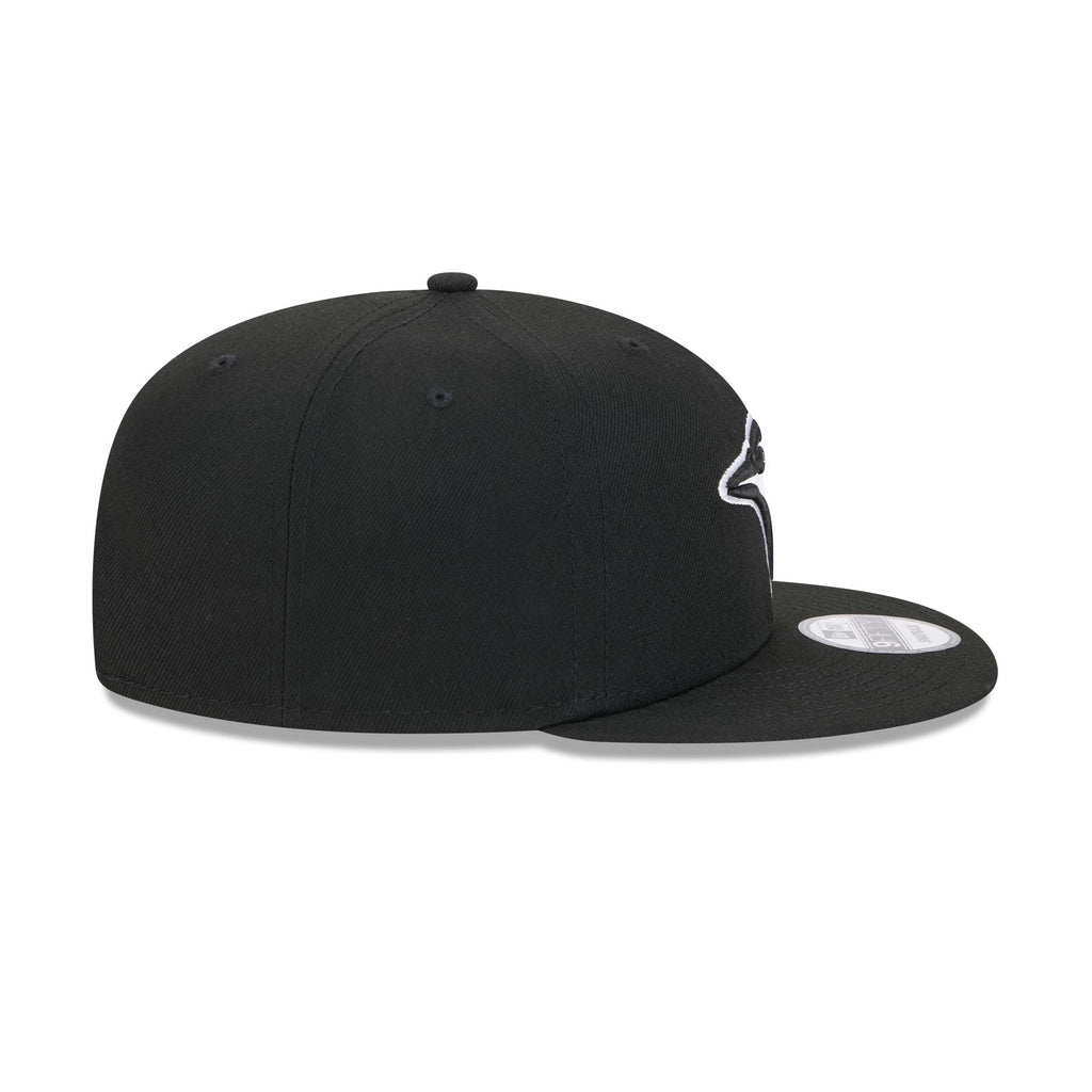 https://cdn.shopify.com/s/files/1/0601/2554/4675/files/60573290_9FIFTY_CITYART_TORJAY_BLK_RSIDE.jpg?v=1724420826