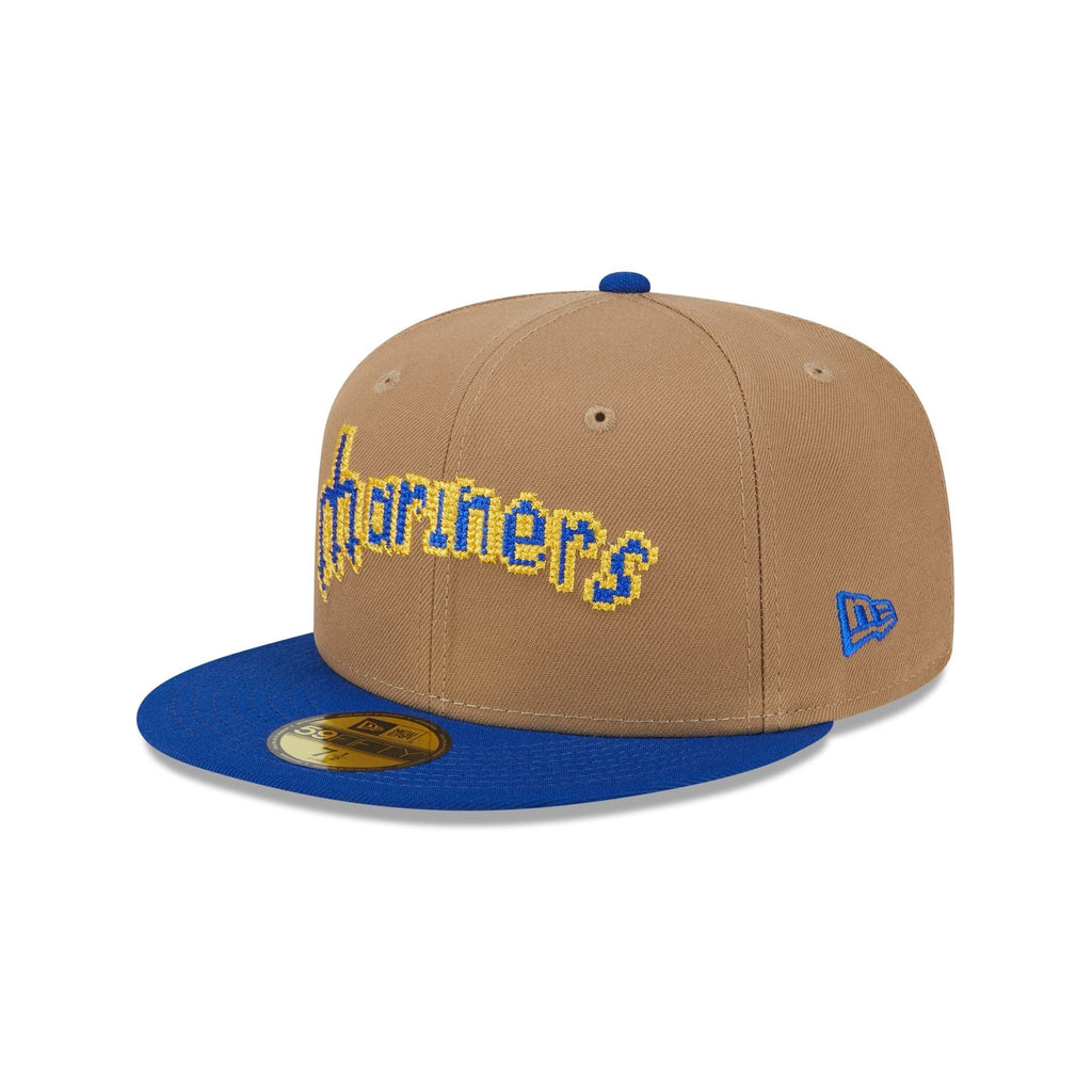 https://cdn.shopify.com/s/files/1/0601/2554/4675/files/60573348_59FIFTY_CLASSIC8-BITWORDMA_SEAMARCO_KHK_3QL.jpg?v=1726173634