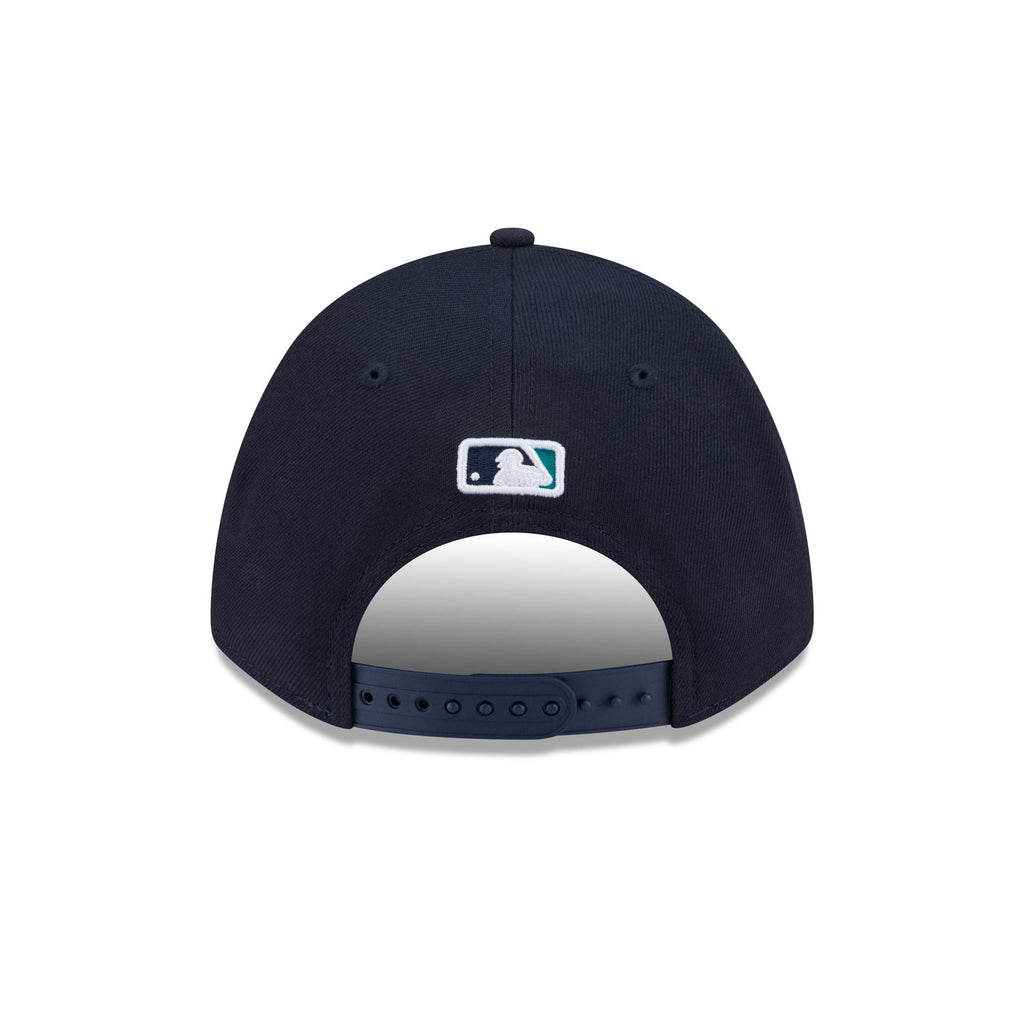 https://cdn.shopify.com/s/files/1/0601/2554/4675/files/60646819_9FORTYMC_MLBPLYRREP940MC_SEAMAR_OTC_R.jpg?v=1736976597