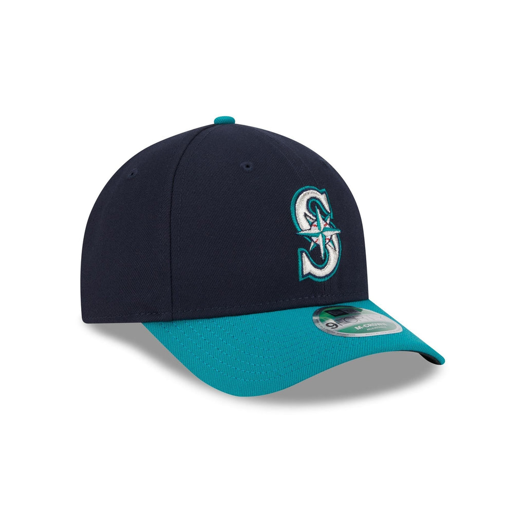 https://cdn.shopify.com/s/files/1/0601/2554/4675/files/60646821_9FORTYMC_MLBPLYRREP940MC_SEAMAR_OTC_3QR.jpg?v=1736976597