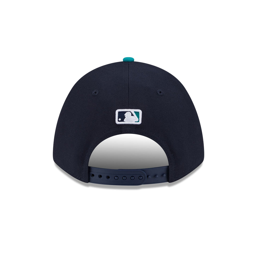 https://cdn.shopify.com/s/files/1/0601/2554/4675/files/60646821_9FORTYMC_MLBPLYRREP940MC_SEAMAR_OTC_R.jpg?v=1736976597