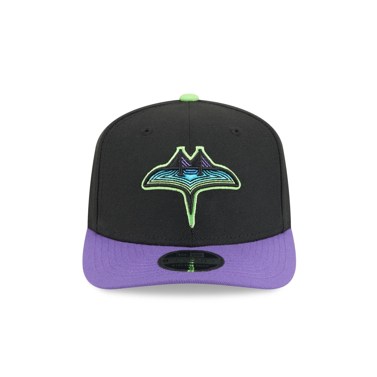https://cdn.shopify.com/s/files/1/0601/2554/4675/files/60666709_9SEVENTY_CITYCNCTTAMRAYOF_TAMRAY_OTC_F.jpg?v=1743431162
