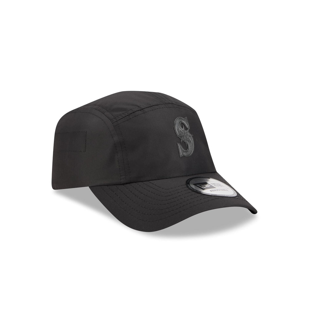 https://cdn.shopify.com/s/files/1/0601/2554/4675/files/60692619_RUNNER_ALPHARUNNER26166_SEAMAR_XBK_3QR.jpg?v=1756840945