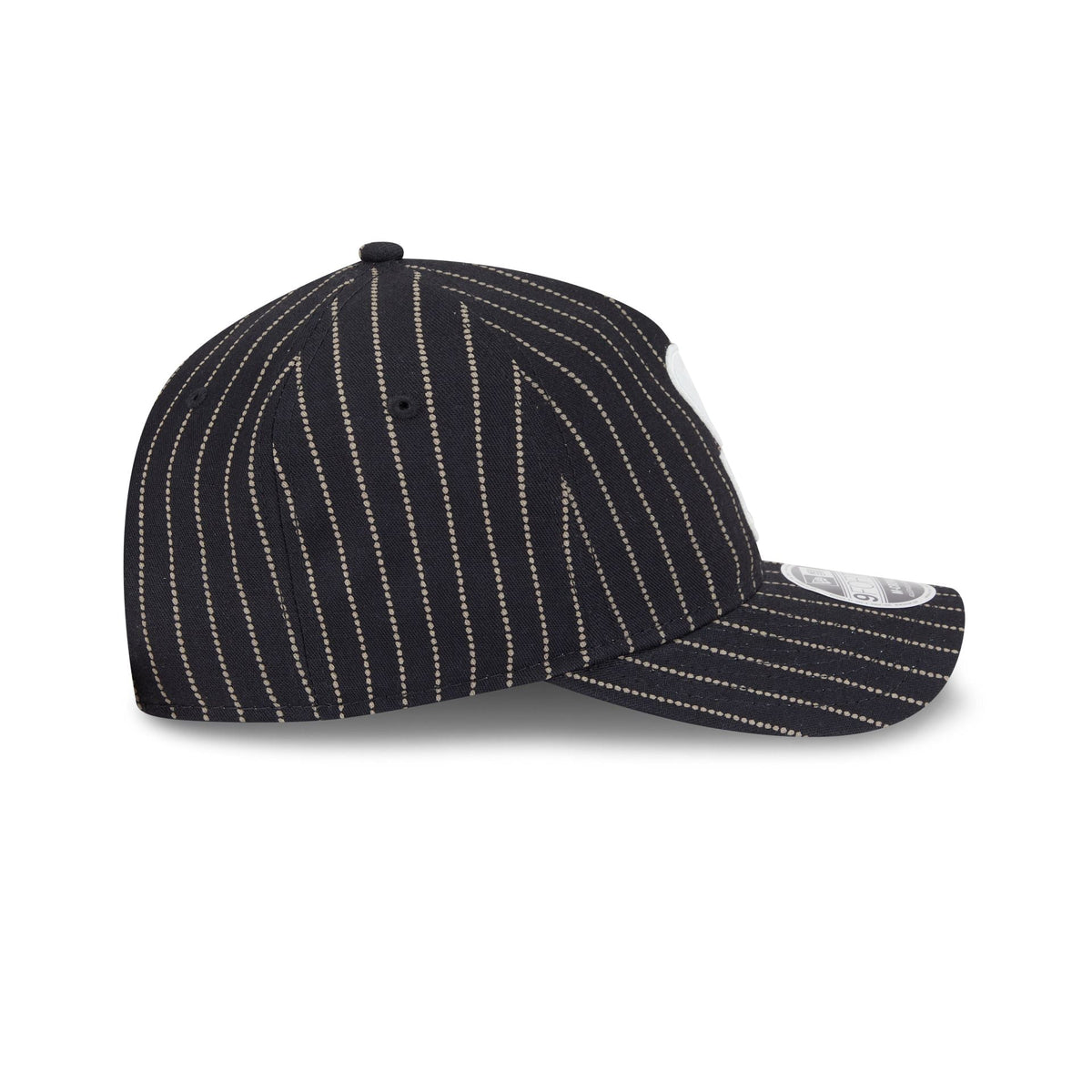 https://cdn.shopify.com/s/files/1/0601/2554/4675/files/60745197_9FORTYMCAF_AZTECPATTERN9TWENTY26_SEAMAR_NVY_RSIDE.jpg?v=1746108058