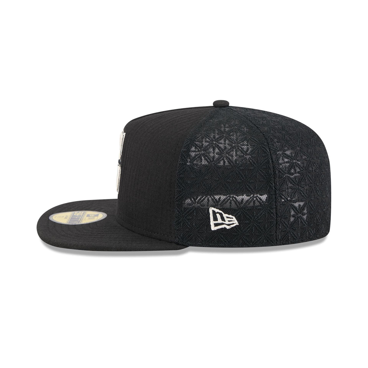 https://cdn.shopify.com/s/files/1/0601/2554/4675/files/60750783_59FIFTYAF_5950DAY5950AF2704_SEAMAR_BLK_LSIDE.jpg?v=1745502743