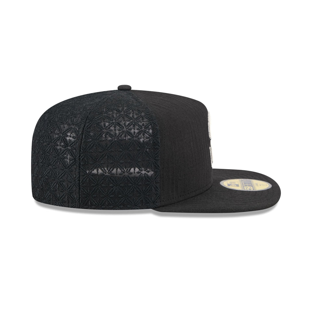 https://cdn.shopify.com/s/files/1/0601/2554/4675/files/60750783_59FIFTYAF_5950DAY5950AF2704_SEAMAR_BLK_RSIDE.jpg?v=1745502743