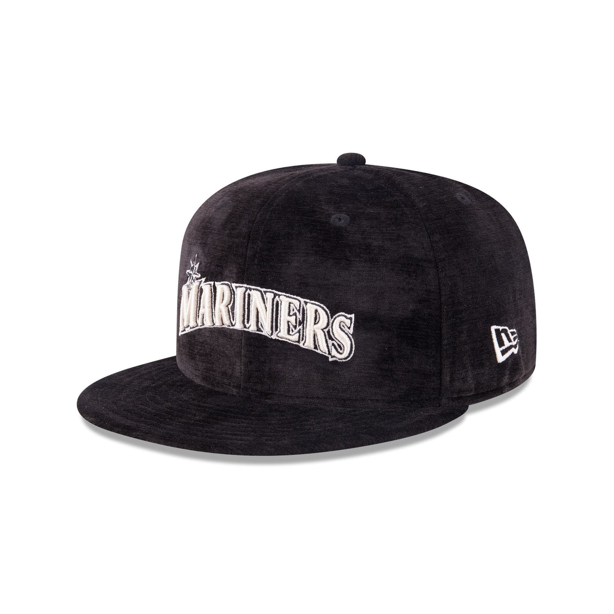 https://cdn.shopify.com/s/files/1/0601/2554/4675/files/60750874_59FIFTY_5950DAY595027040_SEAMAR_BLK_3QL.jpg?v=1745502758