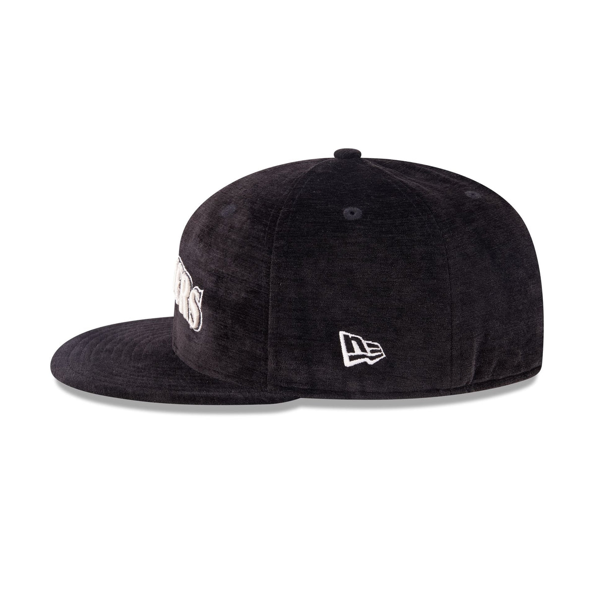 https://cdn.shopify.com/s/files/1/0601/2554/4675/files/60750874_59FIFTY_5950DAY595027040_SEAMAR_BLK_LSIDE.jpg?v=1745502758