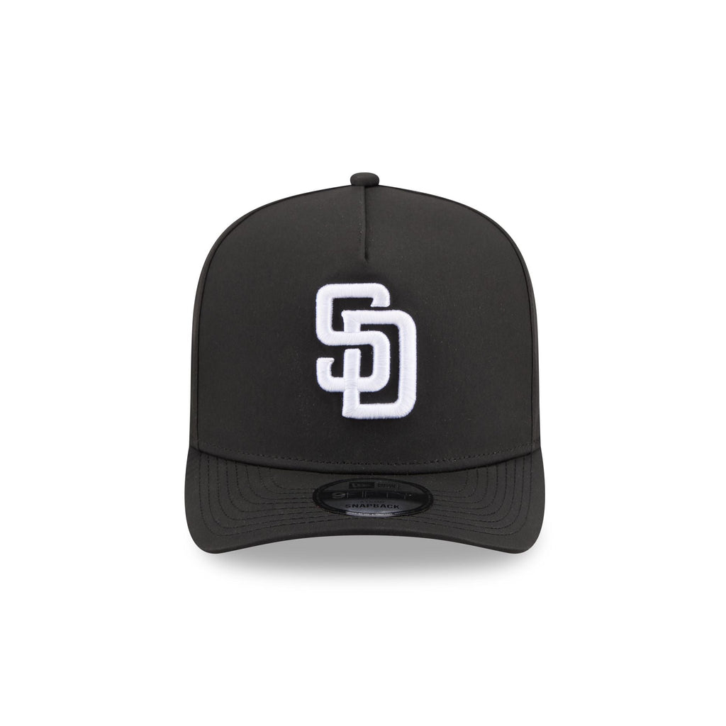 https://cdn.shopify.com/s/files/1/0601/2554/4675/files/60763700_9FIFTYAF_GORETEX950AFPC291_SADPAD_BLK_F.jpg?v=1765291723