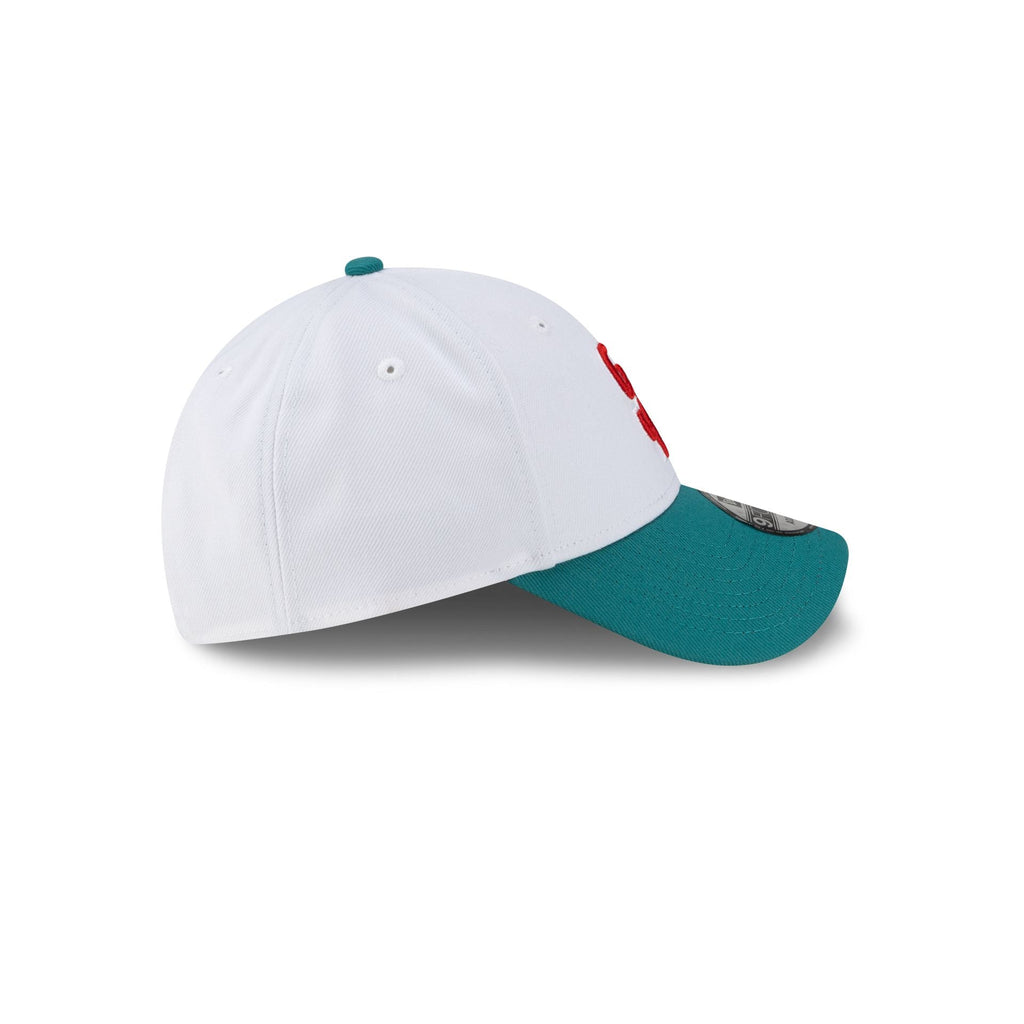 https://cdn.shopify.com/s/files/1/0601/2554/4675/files/60768783_9FORTY_CITY_ELEMENTS_25_SADPAD_WHI_RSIDE.jpg?v=1760707578