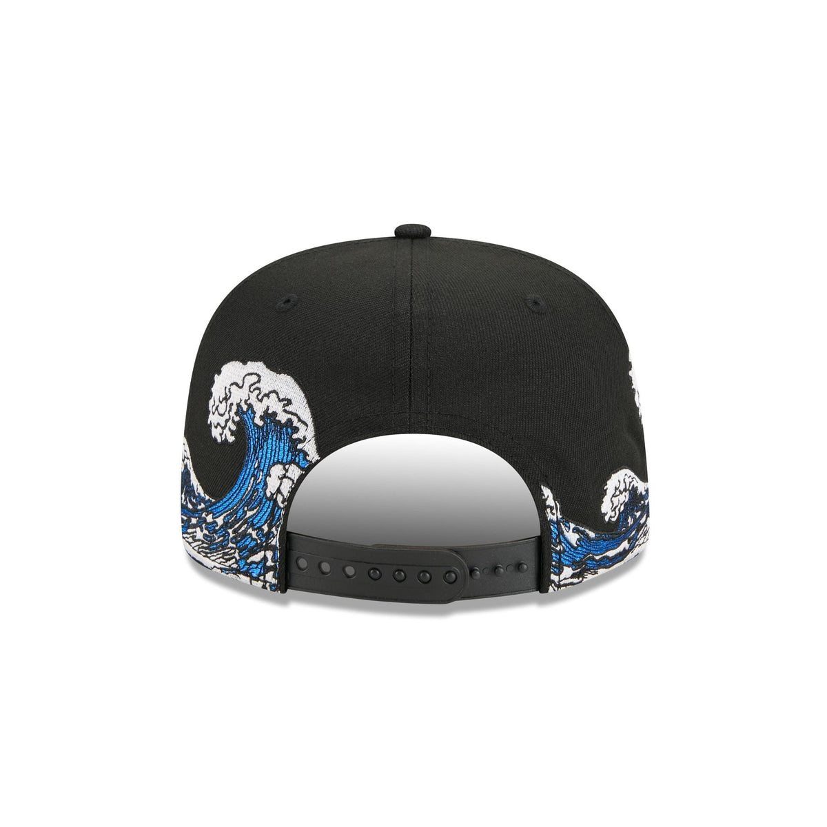 https://cdn.shopify.com/s/files/1/0601/2554/4675/files/60769128_19TWENTY_LifestyleEnergy_SEAMAR_BLK_R.jpg?v=1758828171