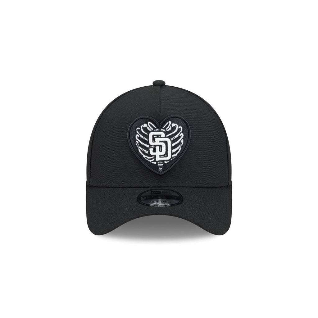 https://cdn.shopify.com/s/files/1/0601/2554/4675/files/60832728_9FORTYAF_LifestyleEnergy_SADPAD_BLK_F.jpg?v=1759858796