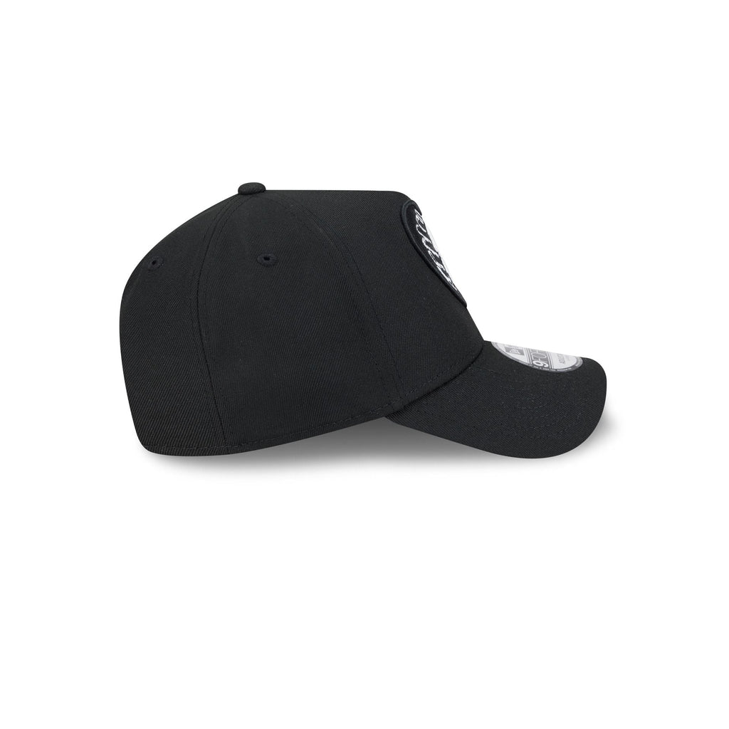 https://cdn.shopify.com/s/files/1/0601/2554/4675/files/60832728_9FORTYAF_LifestyleEnergy_SADPAD_BLK_RSIDE.jpg?v=1759858796