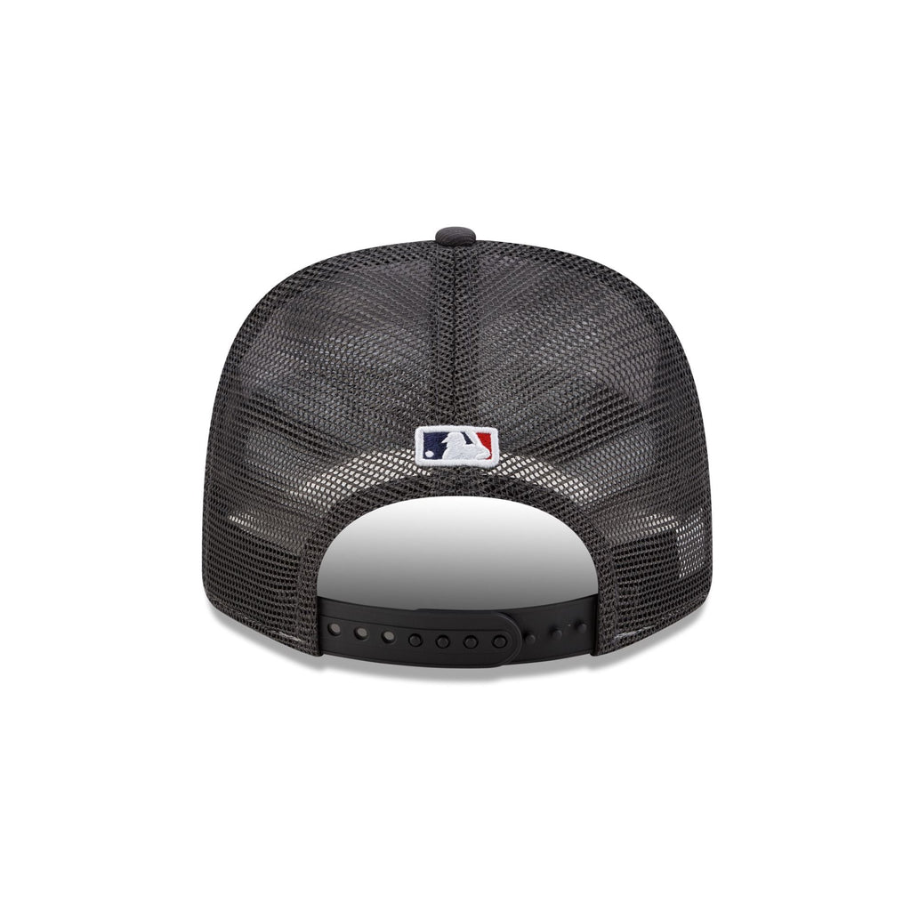 https://cdn.shopify.com/s/files/1/0601/2554/4675/files/60861616_9SEVENTY_ML3QR5DIVISIONCHAMPS_SEAMAR_WHIGRH_R.jpg?v=1758806253