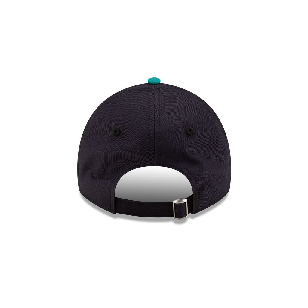 https://cdn.shopify.com/s/files/1/0601/2554/4675/files/70873667_9TWENTY_MLBMINIMASCOT_SEAMAR_NAV_R.jpg?v=1719412087