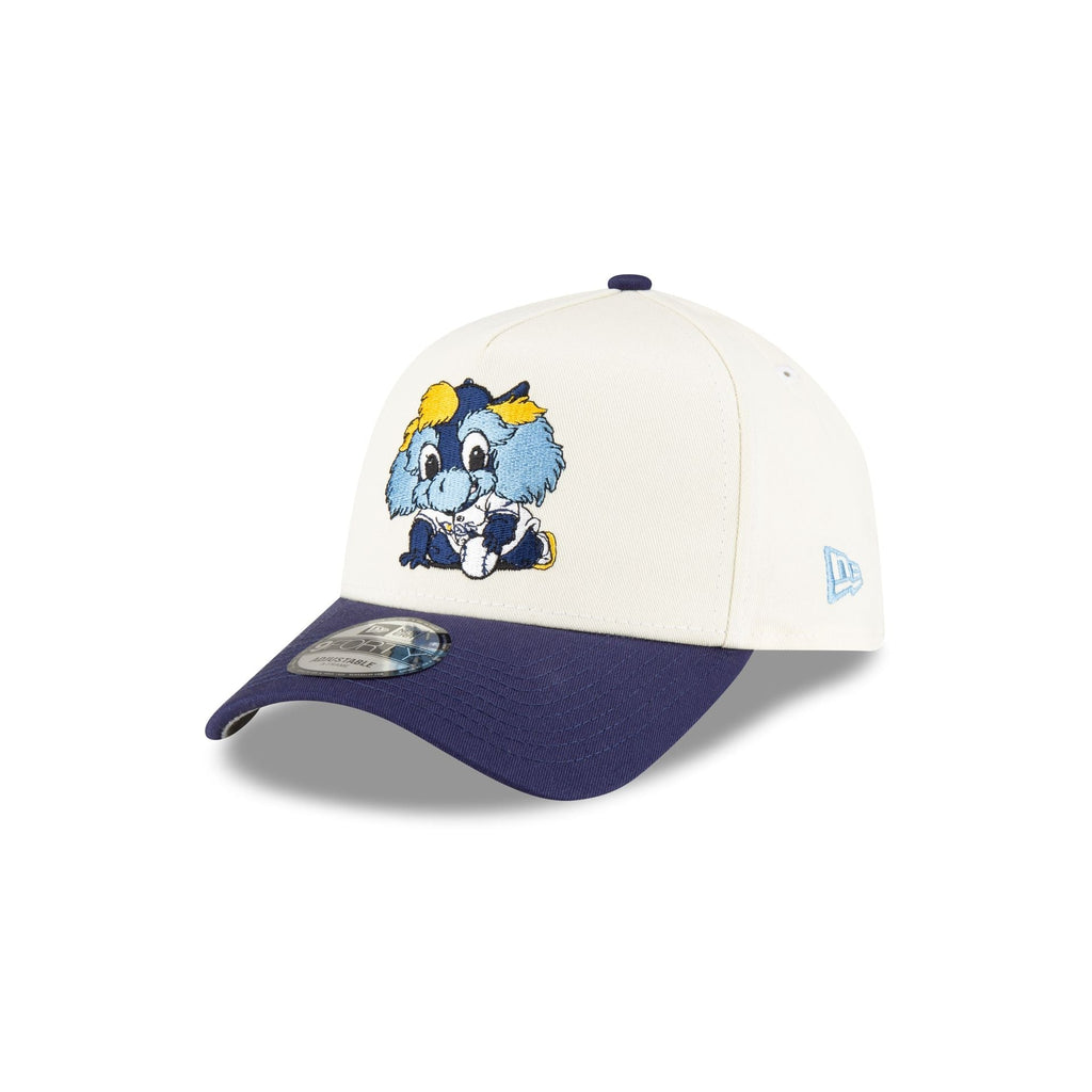 https://cdn.shopify.com/s/files/1/0601/2554/4675/files/70873769_9FORTYAF_MLBMINIMASCOT_TAMDEV_WHT_3QL.jpg?v=1719412086
