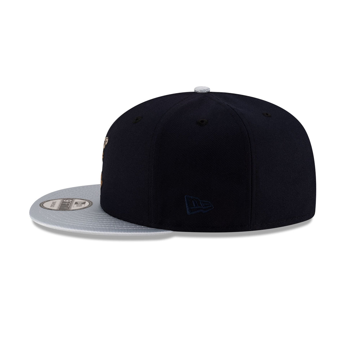 https://cdn.shopify.com/s/files/1/0601/2554/4675/files/70929781_9FIFTY_MLBMASCOT_25_SEAMARCO_NAV_LSIDE.jpg?v=1741802267