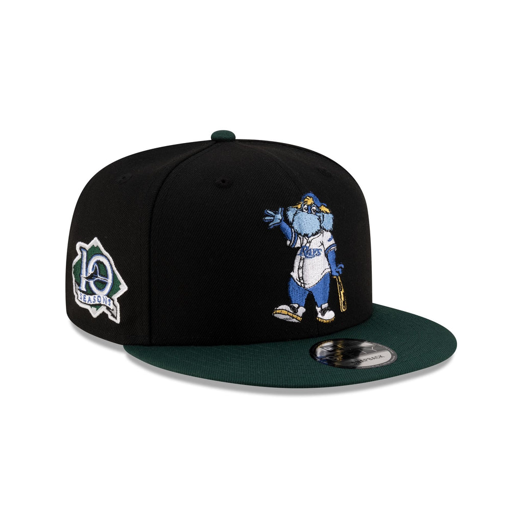 https://cdn.shopify.com/s/files/1/0601/2554/4675/files/70929800_9FIFTY_MLBMASCOT_25_TAMRAYCO_BLK_3QR.jpg?v=1741802268