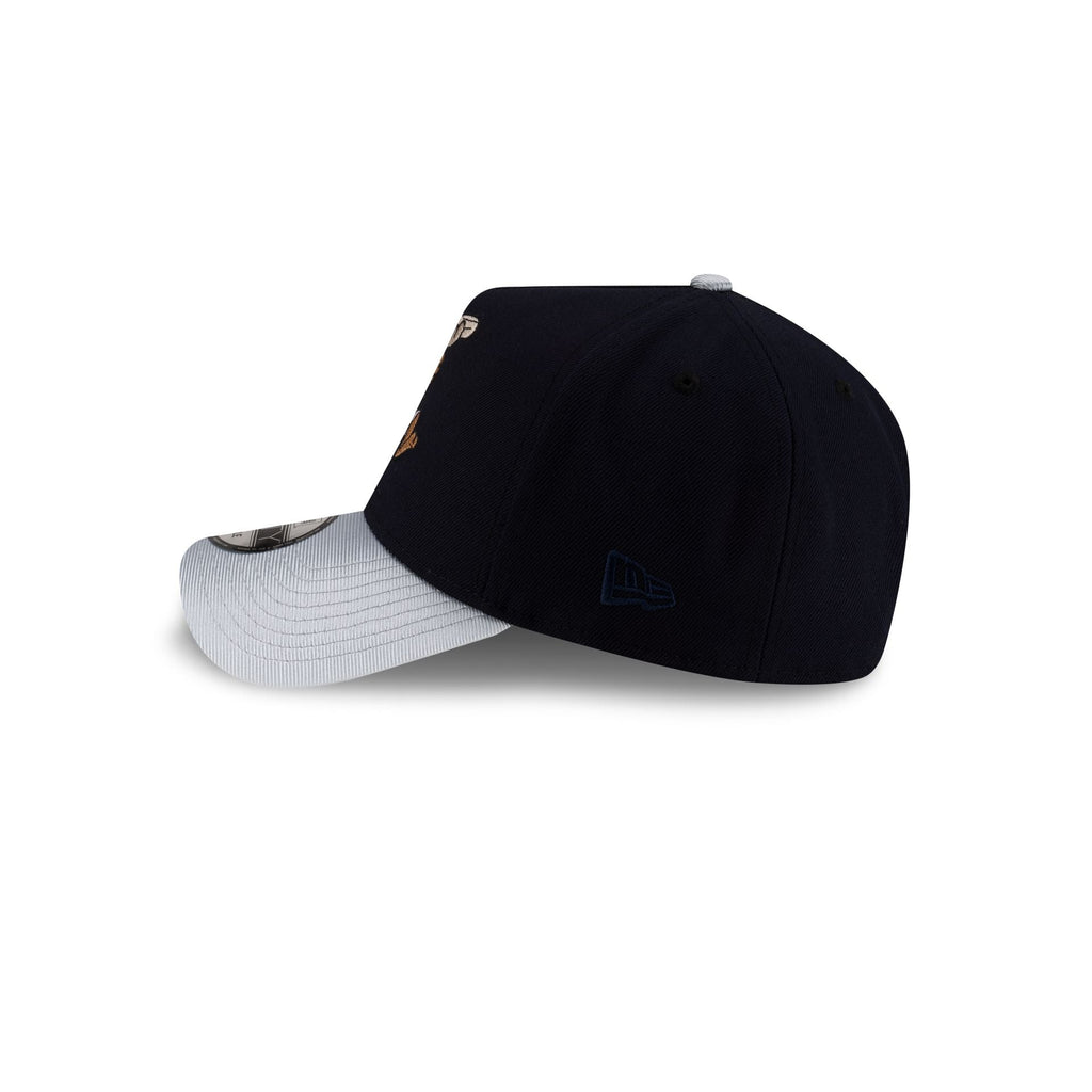 https://cdn.shopify.com/s/files/1/0601/2554/4675/files/70931205_9FORTYAFRAME_MLBMASCOT_25_SEAMARCO_NAV_LSIDE.jpg?v=1741802268