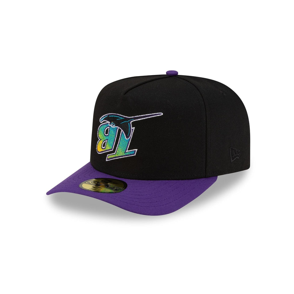 https://cdn.shopify.com/s/files/1/0601/2554/4675/files/71006049_59FIFTYAF_MLB25_JUSTCAPS_UPSIDEDOWNLOGO_TAMDEVCO_BLACK_3QL.jpg?v=1765568246