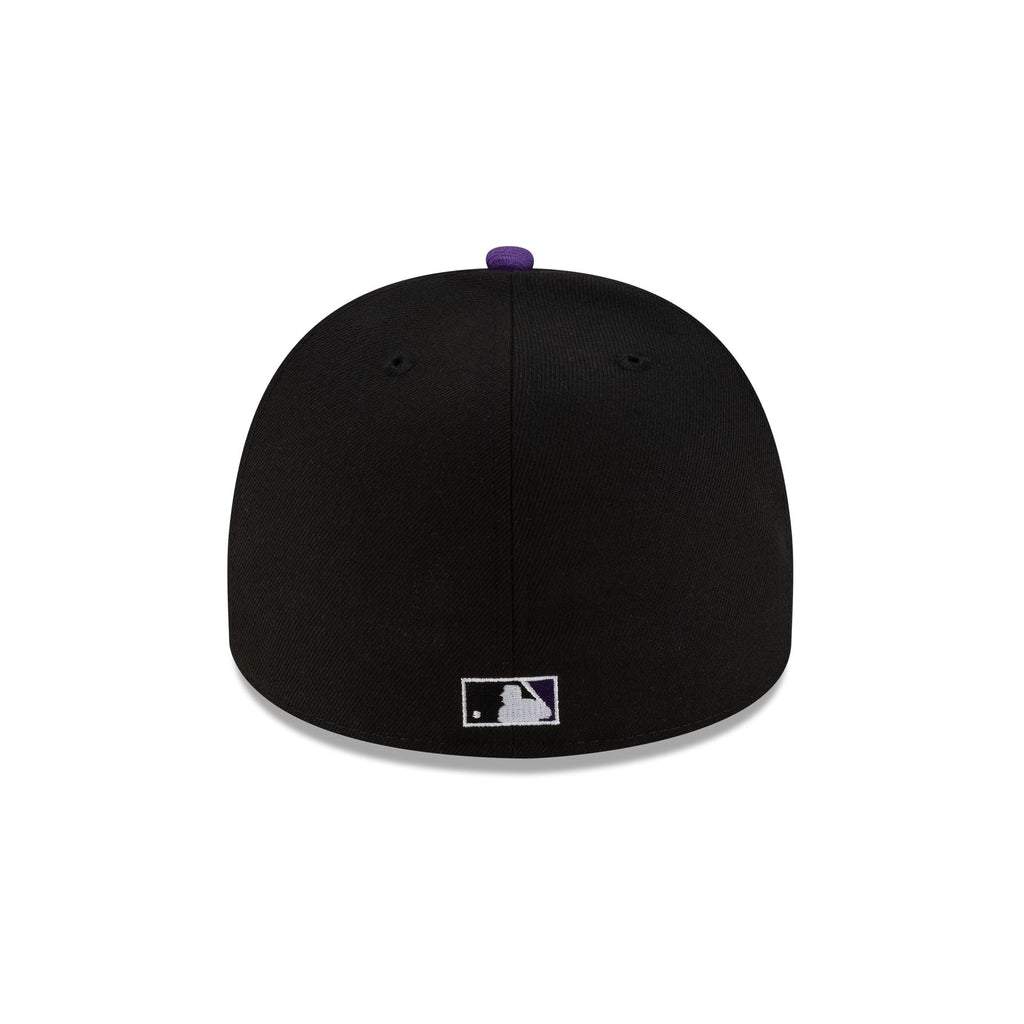 https://cdn.shopify.com/s/files/1/0601/2554/4675/files/71006049_59FIFTYAF_MLB25_JUSTCAPS_UPSIDEDOWNLOGO_TAMDEVCO_BLACK_R.jpg?v=1765568246